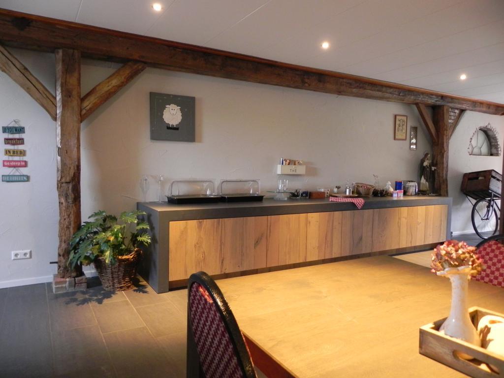 Hoeve De Mertel Biezenmortel Bagian luar foto